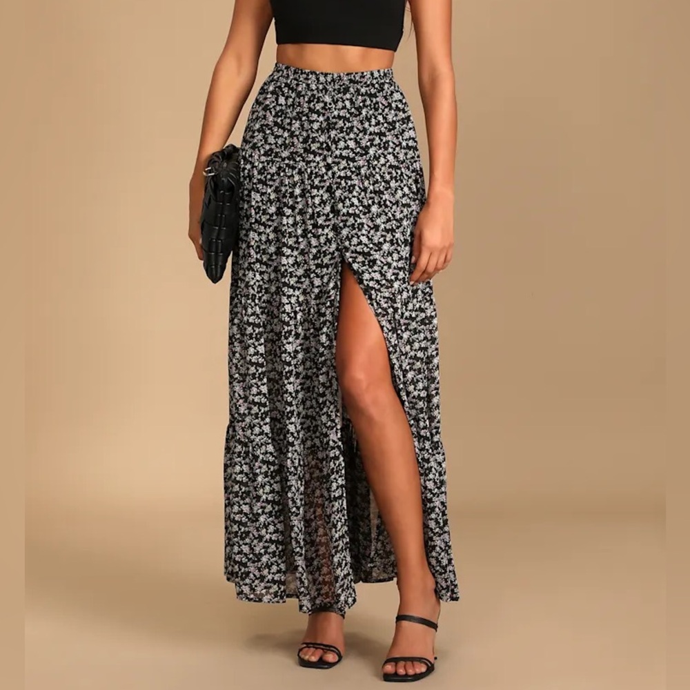 Lulus Black Floral Print Tiered Maxi Skirt with Adjustable Slit size small